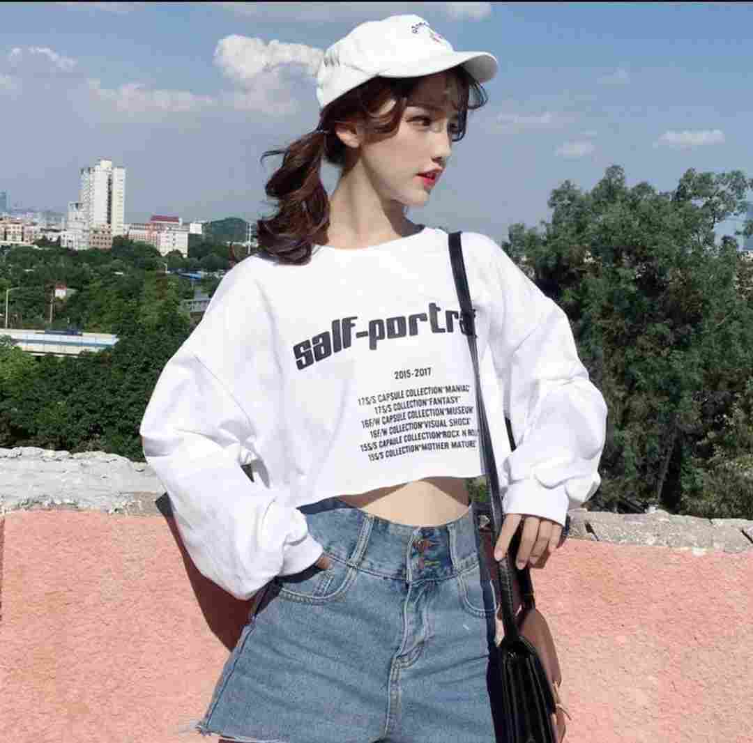 Cách phối áo croptop sao cho đẹp mà không bị lố