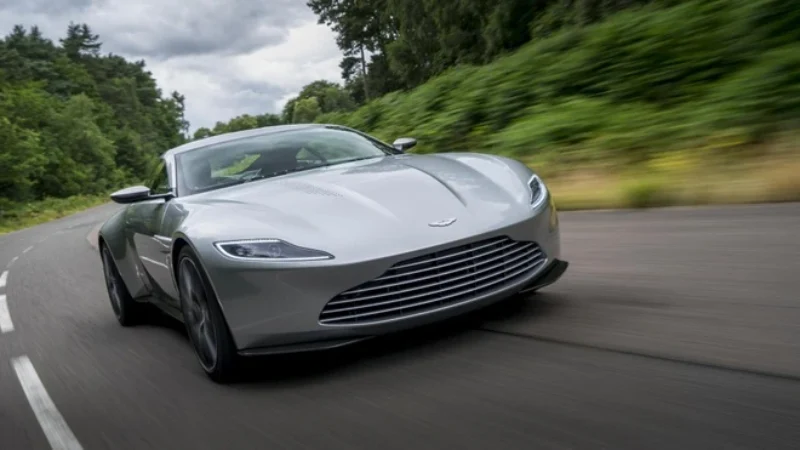 Điểm đặc biệt nhất của Aston Martin DB9 chính là động cơ V12 hút khí tự nhiên
